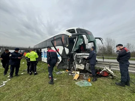 Avtobus qəzası: 9 yaralı