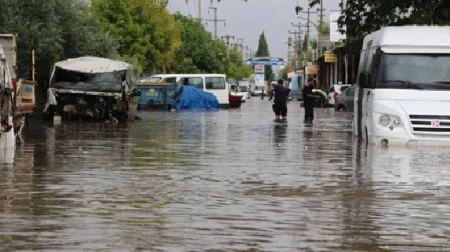 Şiddətli yağışlara görə uçuşlar təxirə salındı