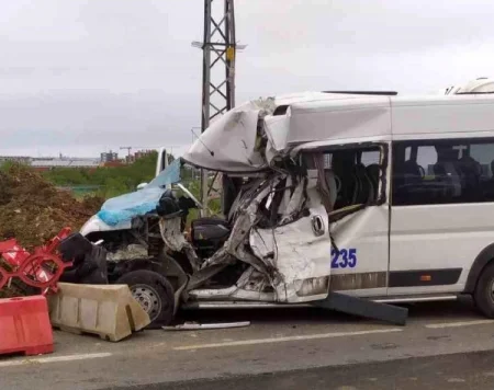 İki mikroavtobus toqquşdu: 7 yaralı