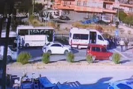 2 mikroavtobus toqquşdu: 3 yaralı