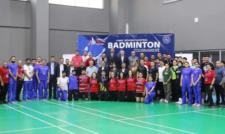 Badmintonçularımız Ankarada 9 medal qazanıb