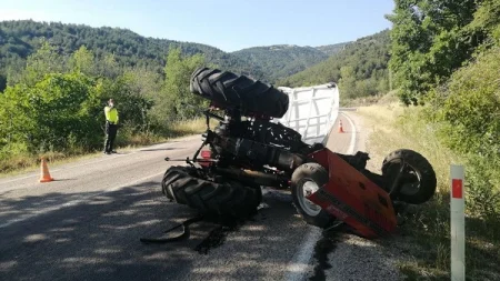 Traktor aşdı: 1 yaralı