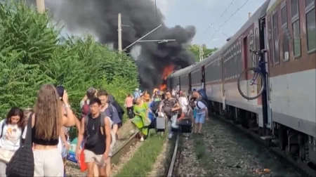 Slovakiyada avtobus və sərnişin qatarı toqquşdu: 5 ölü, 5 yaralı