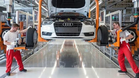 "AUDİ" daşqın səbəbi ilə istehsalatı dayandırdı