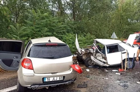 Yağışlı hava qəzaya səbəb oldu: 1 ölü, 3 yaralı