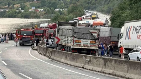 Zəncirvari qəza: 1 ölü, 6 yaralı