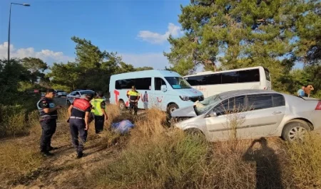 Avtobusla minik avtomobili toqquşdu: 1 ölü