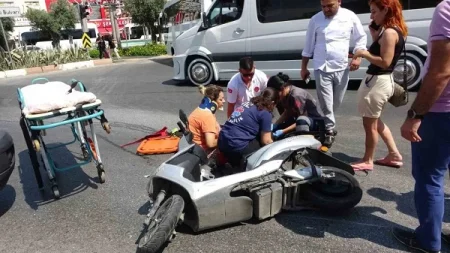 Moped və minik avtomobili toqquşdu: 1 yaralı