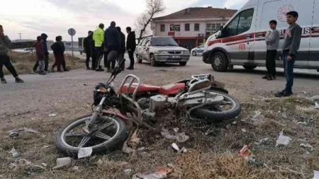 Motosiklet və avtomobil toqquşdu: 2 ölü, 3 yaralı