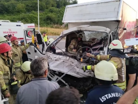 2 TIR və 1 yük maşını toqquşdu: 3 yaralı