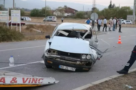 İki avtomobil toqquşdu: 1 ölü, 3 yaralı