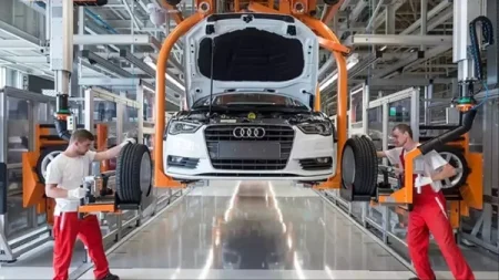 "AUDİ" yeni avtomobillərinin açarlarını girov götürən işçilərinə cavab verib