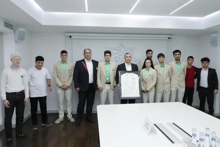 Sahil Babayev Paris-2024 Yay Paralimpiya Oyunlarında medal qazanan paralimpiyaçılar və onların məşqçiləri ilə görüşüb.