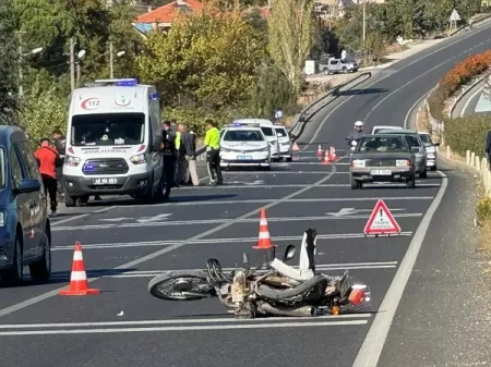 Motosiklet və minik avtomobili toqquşdu: 1 ölü