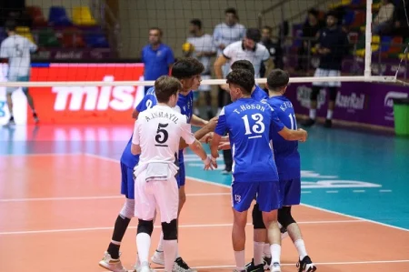 Ölkə kubokunda kişi voleybolçular mübarizəyə başlayıblar